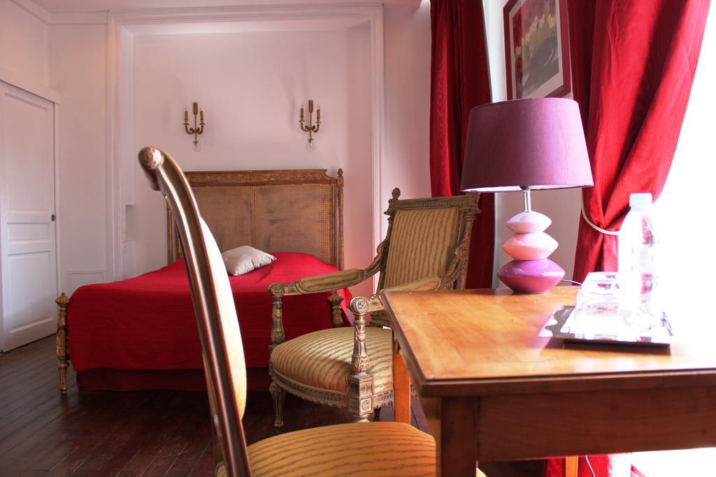 Résidence Et D'hôtes De La Porte D'arras Bed & Breakfast