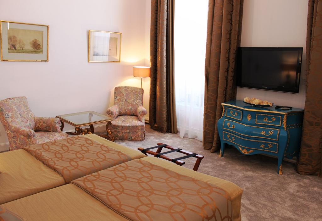 Bed & Breakfast Résidence Et D'hôtes De La Porte D'arras Douai