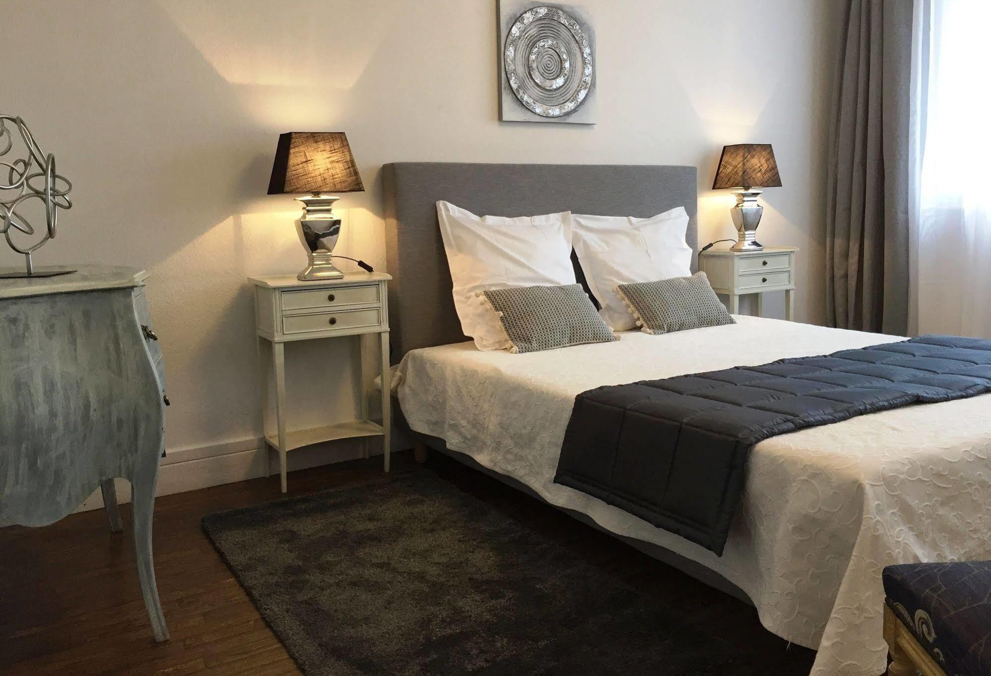 Résidence Et D'hôtes De La Porte D'arras Bed & Breakfast