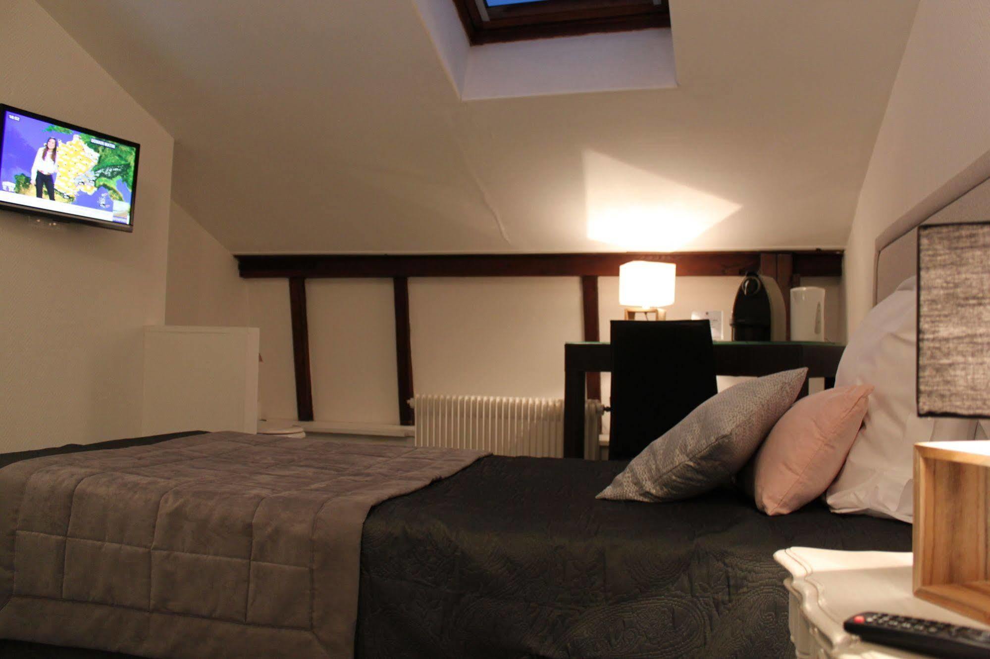 Bed & Breakfast Résidence Et D'hôtes De La Porte D'arras *