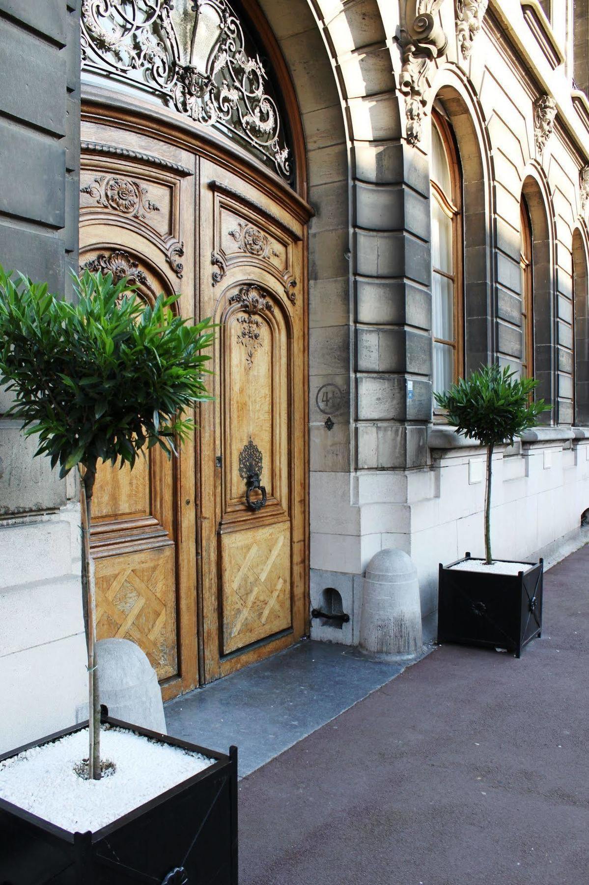 Résidence Et D'hôtes De La Porte D'arras Bed & Breakfast *